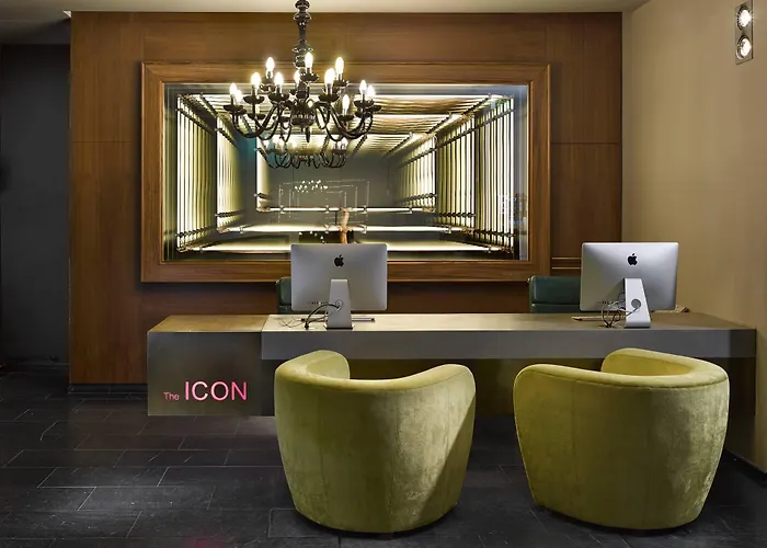 The Icon Hotel & Lounge