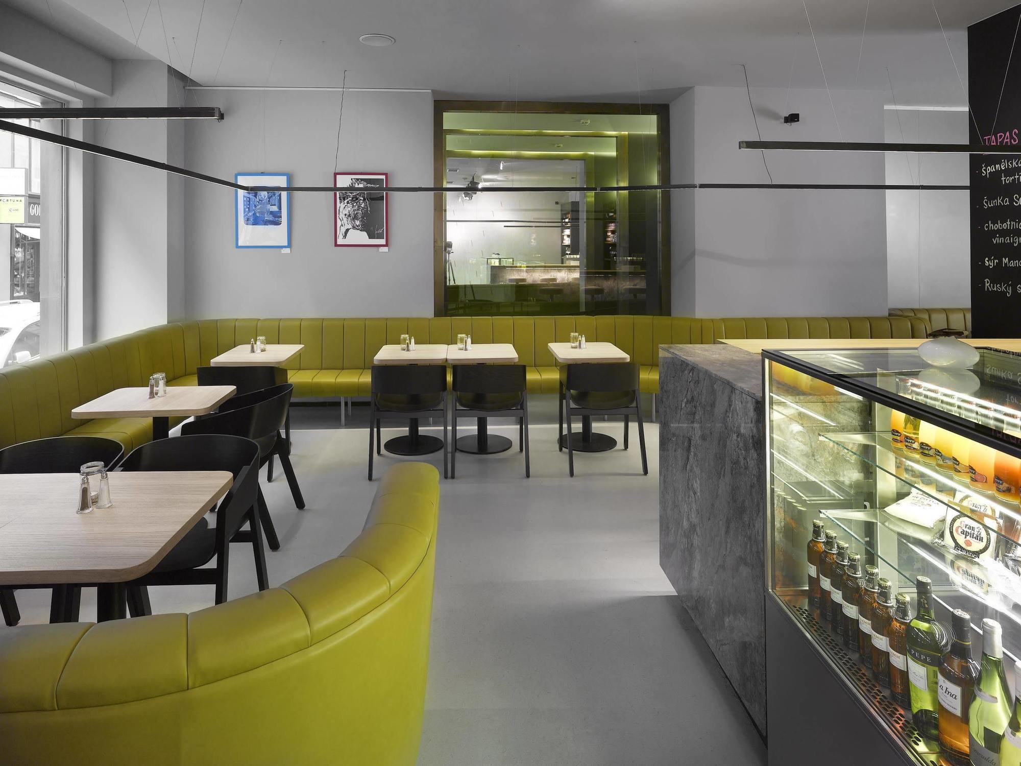 The Icon & Lounge Готель